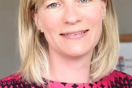 Dr Helen Makins