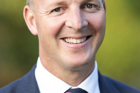 Mr Robert Gleeson